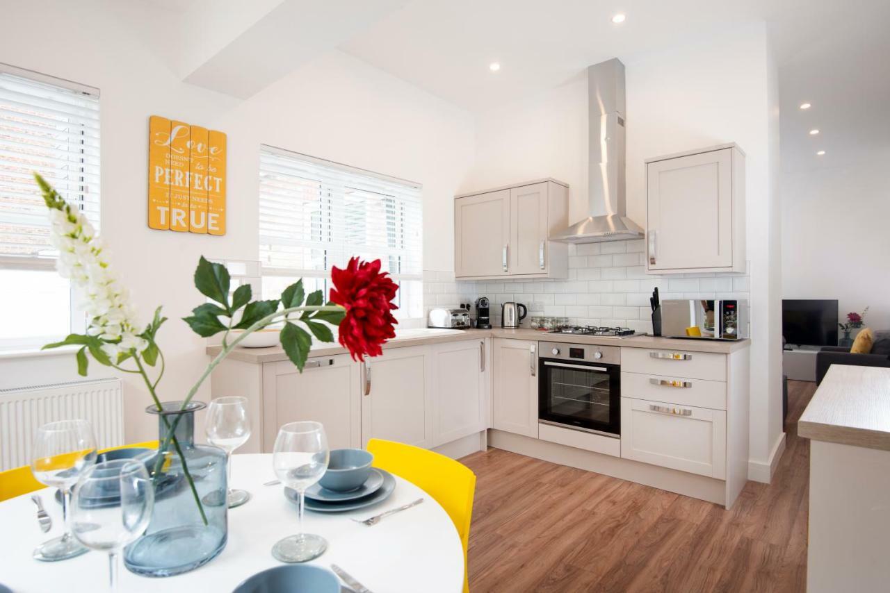 Flat B - Ground Floor, 2 Bedroom, 2 Bathroom Apartment With Garden In Central Southsea, Portsmouth Zewnętrze zdjęcie