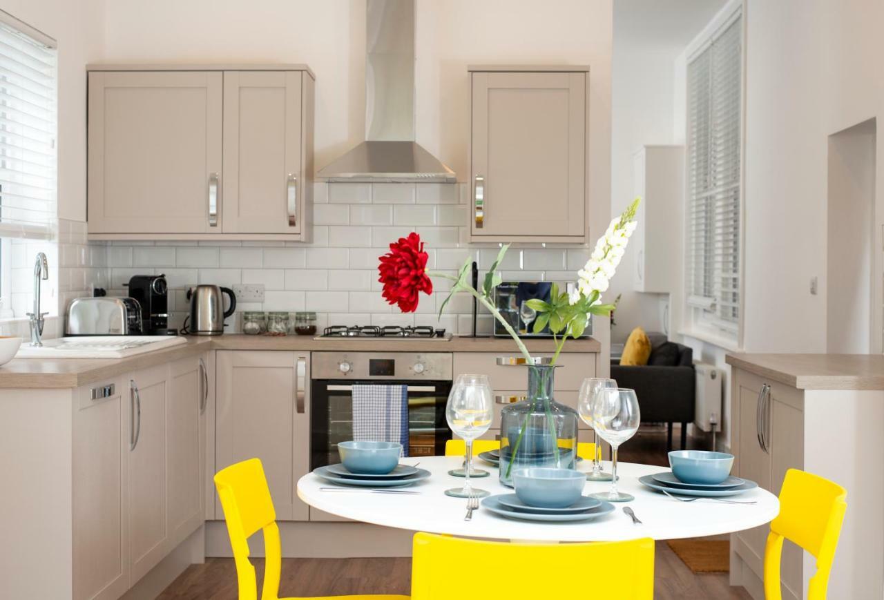 Flat B - Ground Floor, 2 Bedroom, 2 Bathroom Apartment With Garden In Central Southsea, Portsmouth Zewnętrze zdjęcie